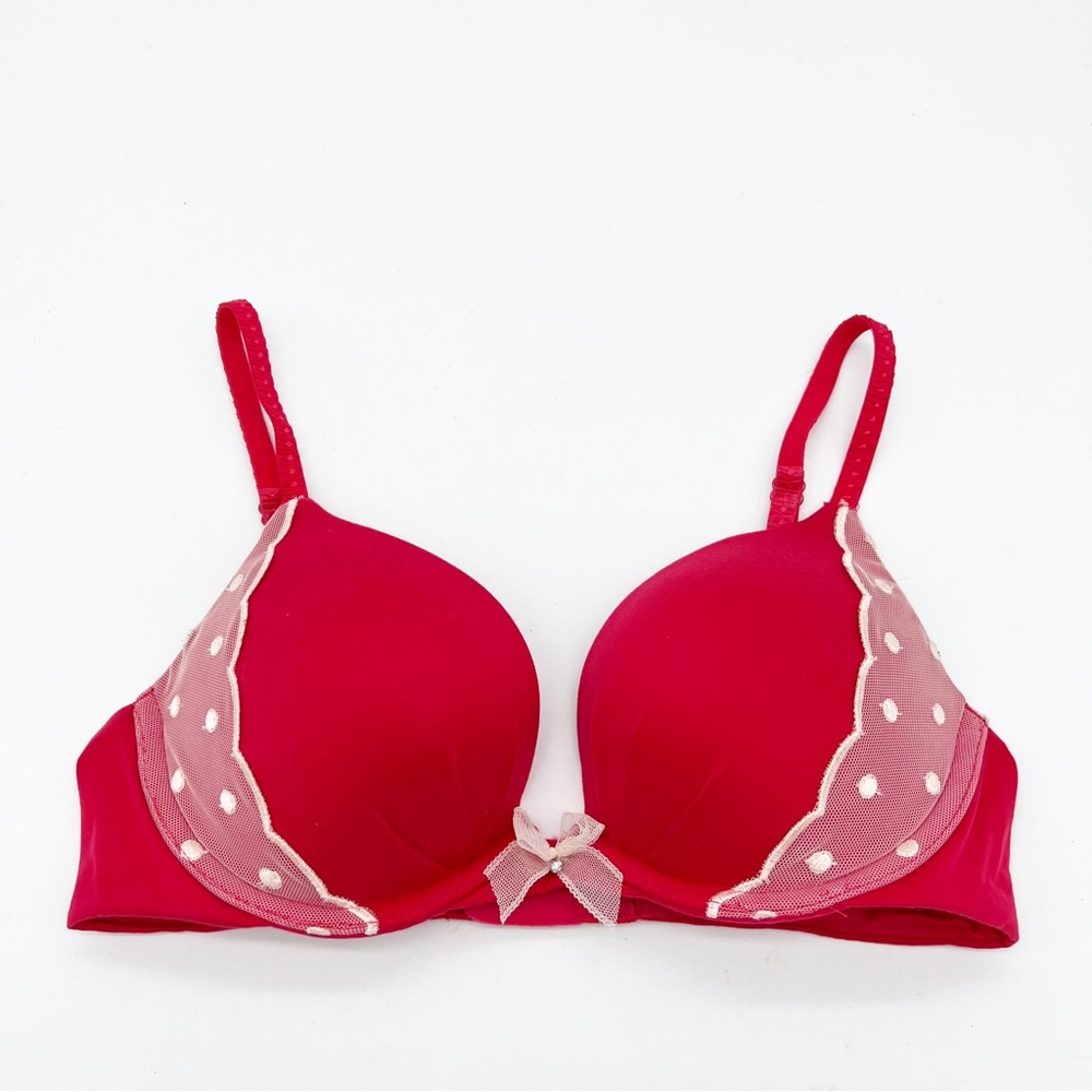Victoria’s Secret Fabulous Plunge Bra